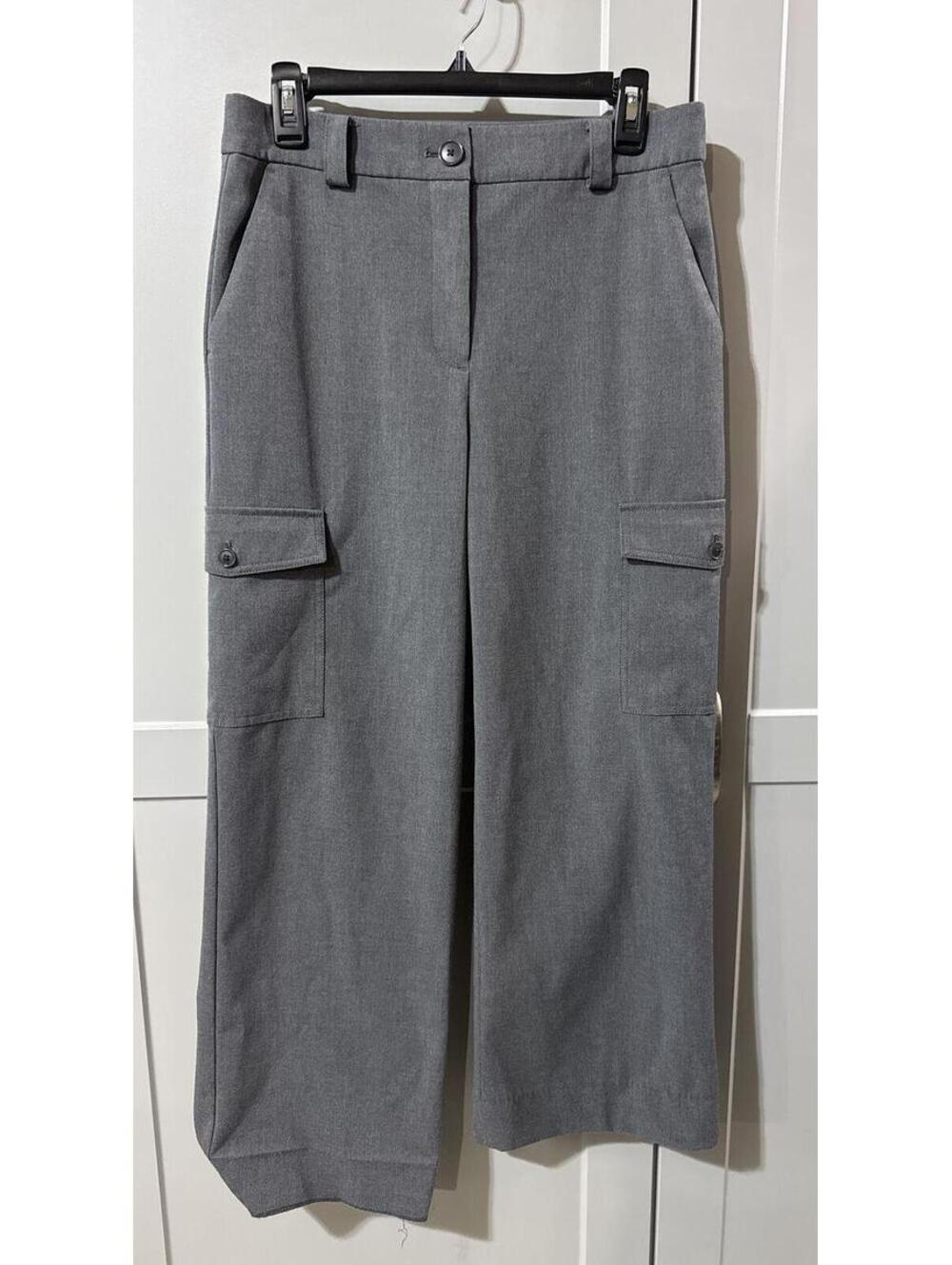 LOFT Gray Cargo-Style Wide-Leg Pants Size 4 - Comfy & Chic!